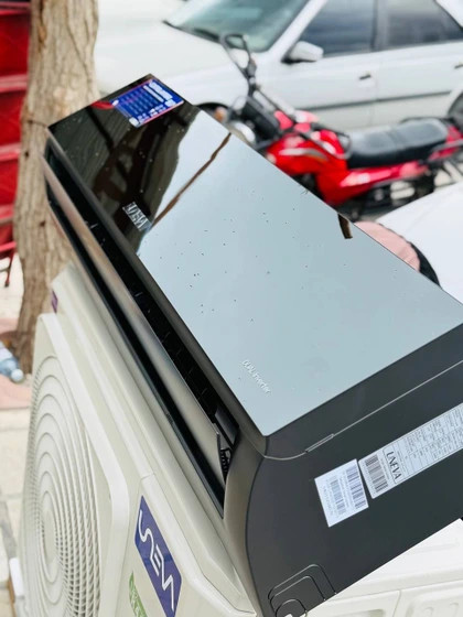 کولر گازی 24000 یونیوا اینورتردار پنل مشکی UN-MS24000VB